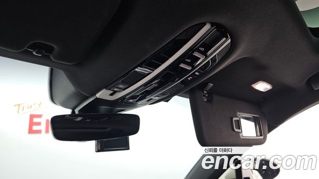 Porsche Panamera 2018 — photo 23