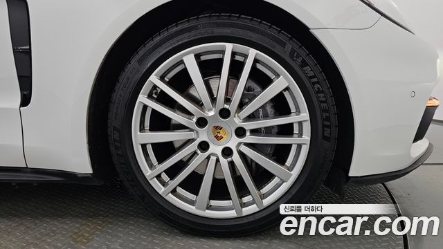 Porsche Panamera 2018 — photo 7