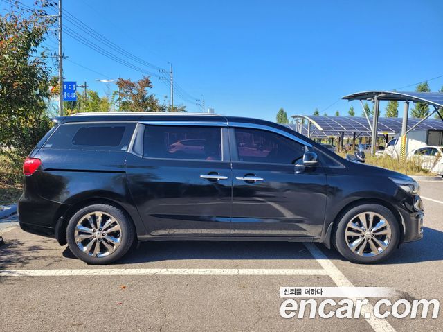 Kia Canival 2016 — photo 2