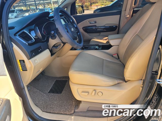 Kia Canival 2016 — photo 4