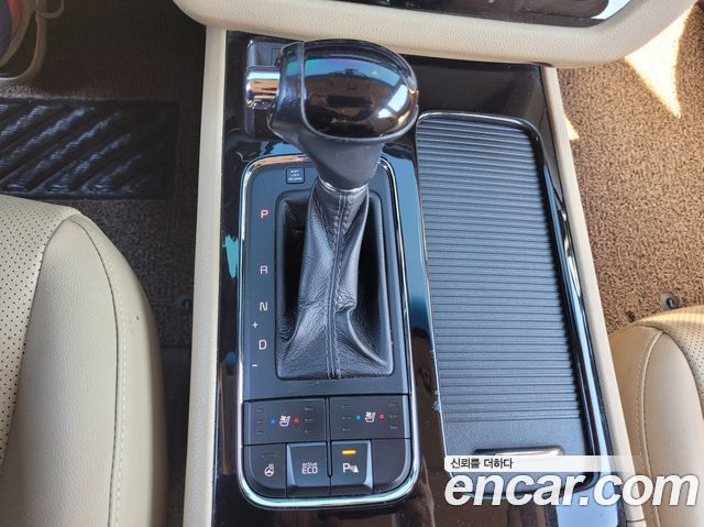 Kia Canival 2016 — photo 9