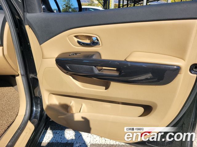 Kia Canival 2016 — photo 18