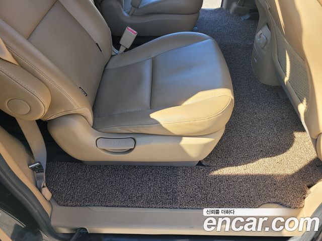 Kia Canival 2016 — photo 19