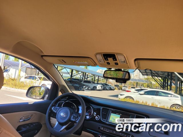 Kia Canival 2016 — photo 20