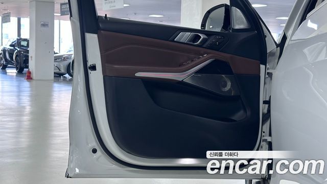 BMW X7 2021 — photo 13