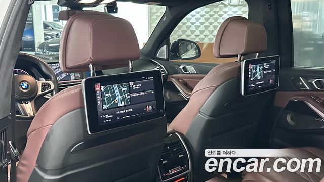 BMW X7 2021 — photo 18