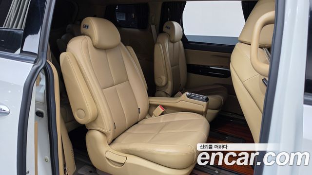 Kia Canival 2020 — photo 17