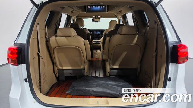 Kia Canival 2020 — photo 25