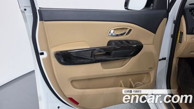 Kia Canival 2020 — photo 14