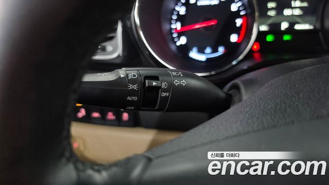 Kia Canival 2020 — photo 34