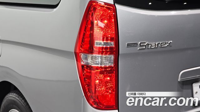 Hyundai Starex 2015 — photo 9