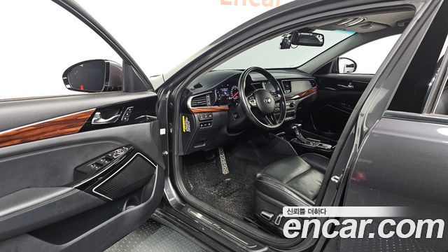 Kia K7 2016 — photo 13