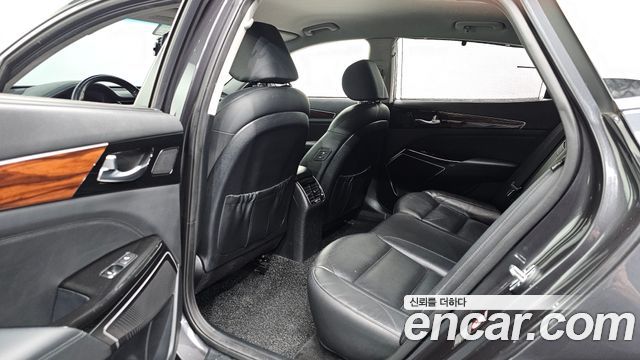 Kia K7 2016 — photo 18