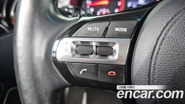 Kia K7 2016 — photo 25