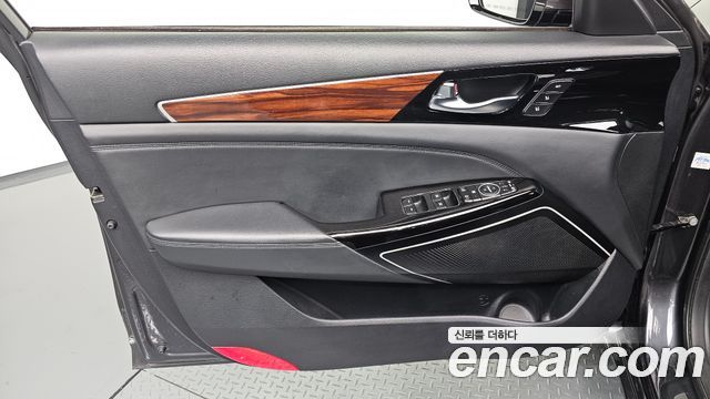 Kia K7 2016 — photo 14
