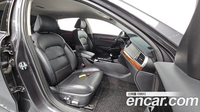 Kia K7 2016 — photo 16