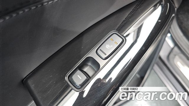 Kia K7 2016 — photo 31