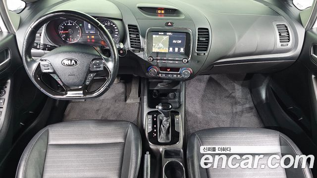 Kia K3 2016 — photo 10