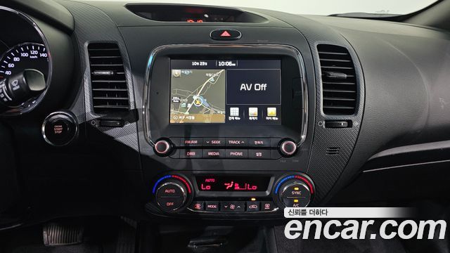 Kia K3 2016 — photo 20