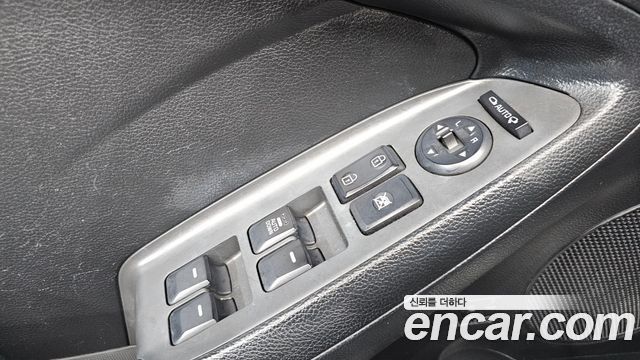 Kia K3 2016 — photo 23