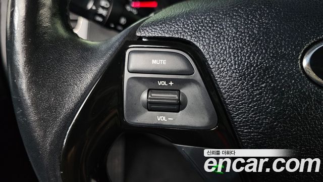 Kia K3 2016 — photo 25