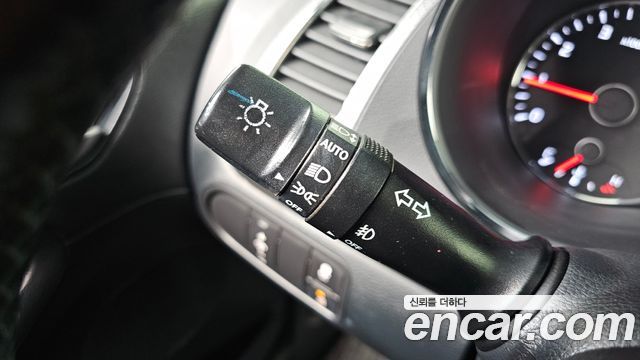 Kia K3 2016 — photo 26