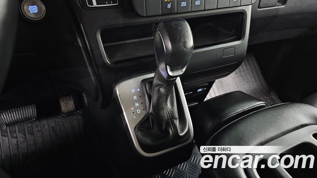 Hyundai Staria 2023 — photo 12