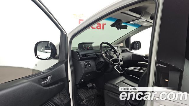 Hyundai Staria 2023 — photo 13