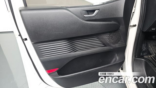 Hyundai Staria 2023 — photo 14