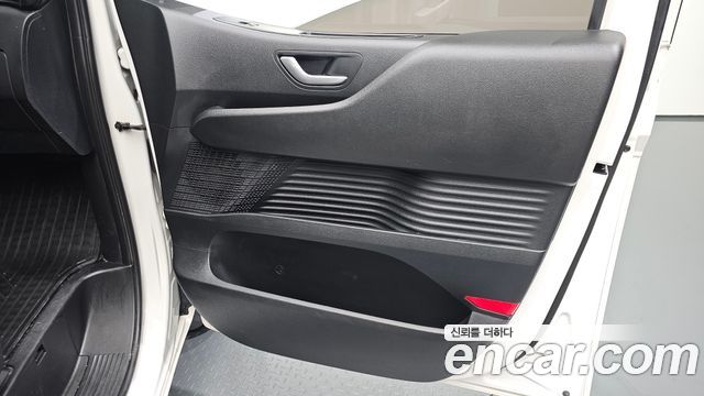 Hyundai Staria 2023 — photo 15