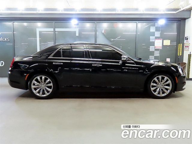 Chrysler 300C 2017 — photo 3