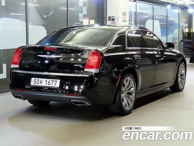Chrysler 300C 2017 — photo 4