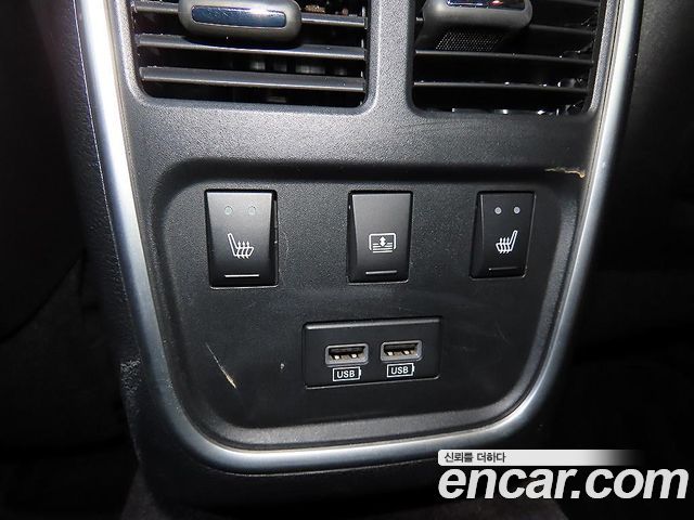 Chrysler 300C 2017 — photo 14