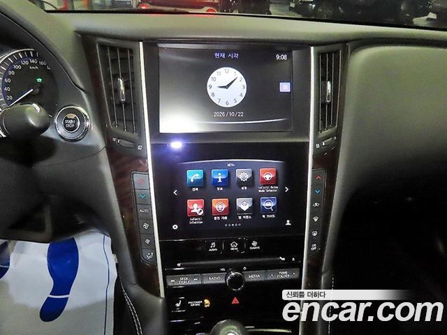 Infiniti Q50 2017 — photo 11