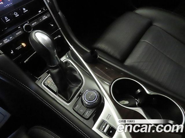 Infiniti Q50 2017 — photo 12