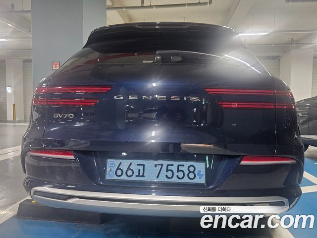 Genesis GV70 2022 — photo 8