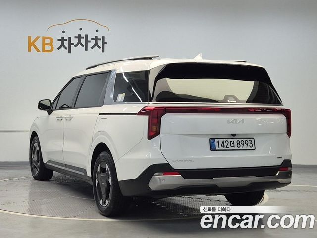 Kia Canival 2025 — photo 2