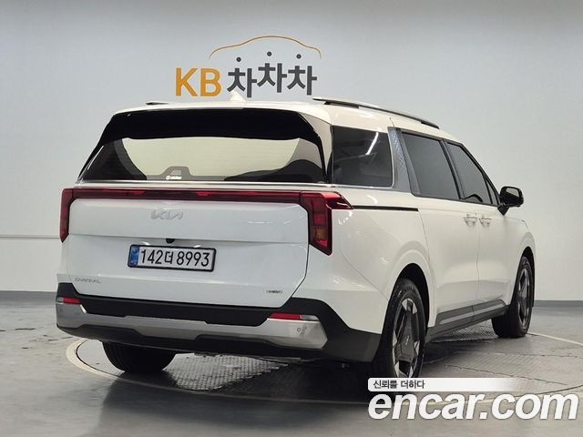 Kia Canival 2025 — photo 3