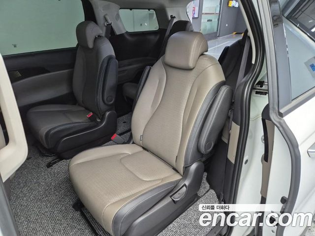 Kia Canival 2025 — photo 12