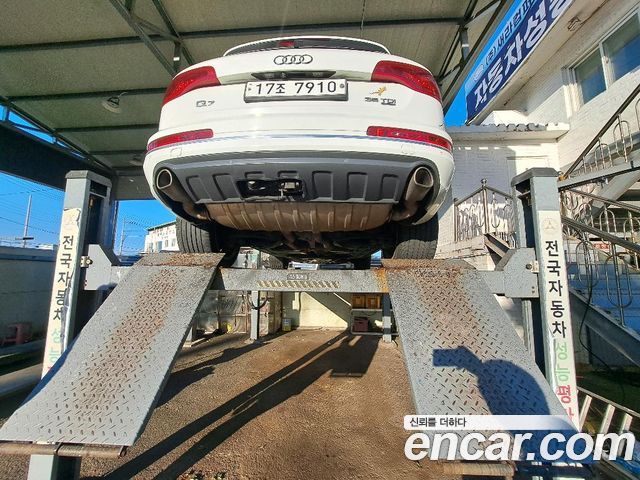 Audi Q7 2015 — photo 2