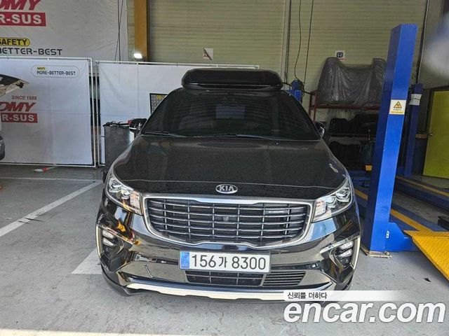 Kia Canival 2020 — photo 1