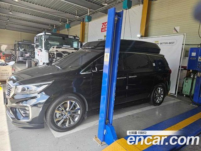 Kia Canival 2020 — photo 2