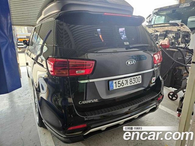 Kia Canival 2020 — photo 4