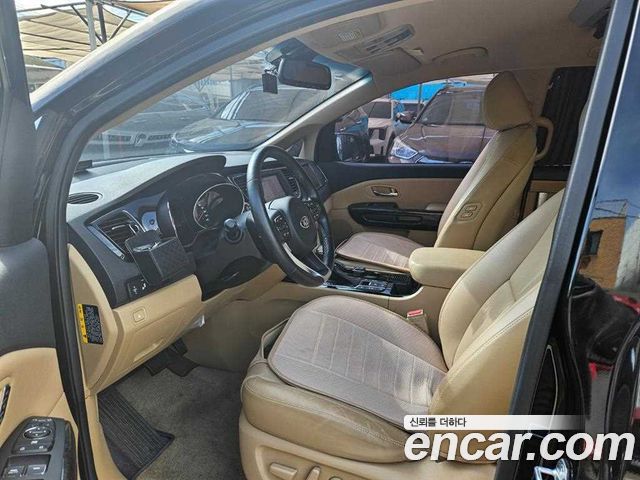 Kia Canival 2020 — photo 9