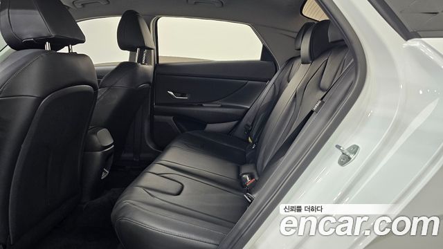 Hyundai AVANTE 2024 — photo 18