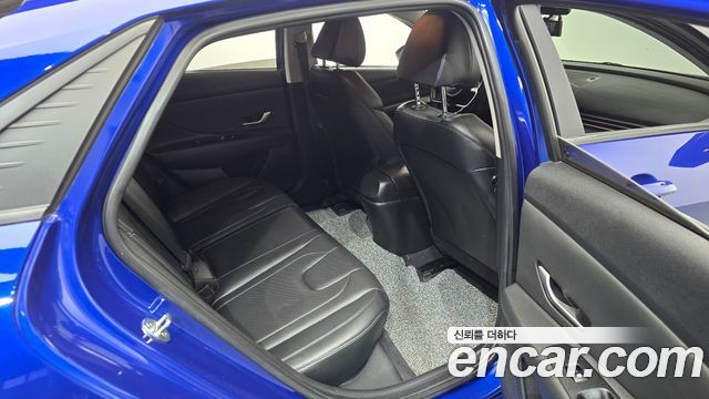 Hyundai AVANTE 2021 — photo 17