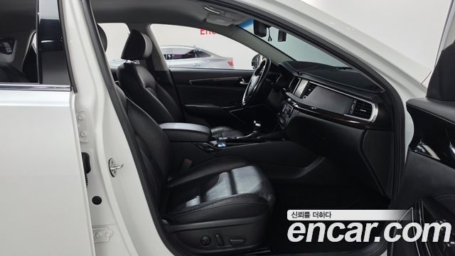 Kia K7 2018 — photo 11