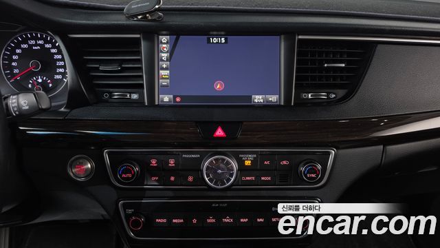Kia K7 2018 — photo 12