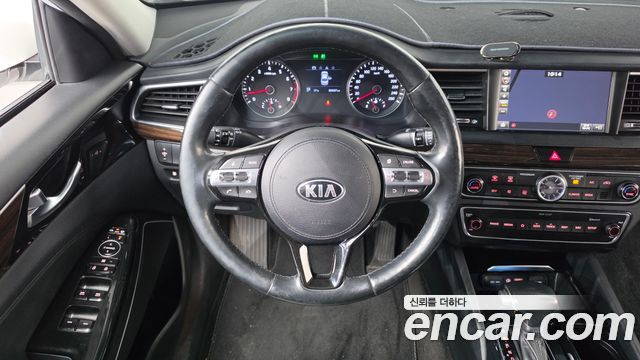 Kia K7 2018 — photo 13