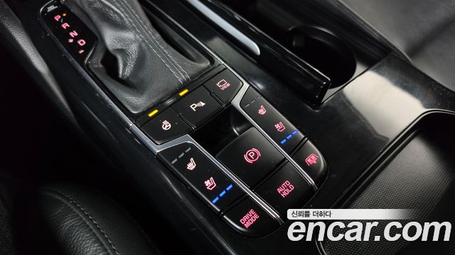 Kia K7 2018 — photo 16